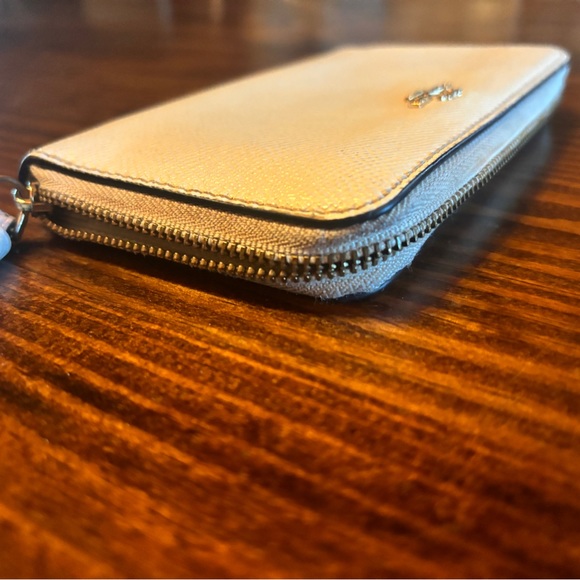 Vintage Ivory Coach Zip Around Wallet Wristlet - Picture 9 of 11